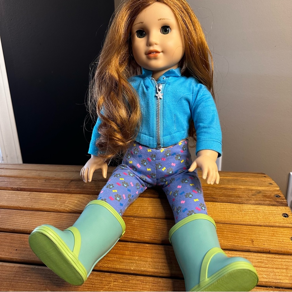 2017 American Girl Doll - 18inch Red Hair, Light Skin, Green Eyes - Truly Me EUC